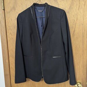 Elie Tahari Ladies Black hook front modern blazer